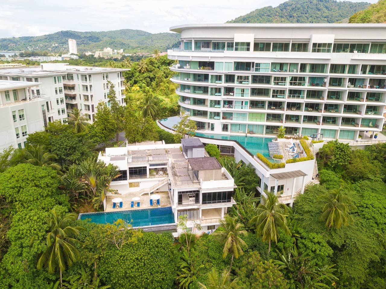 Property image - full photo 2