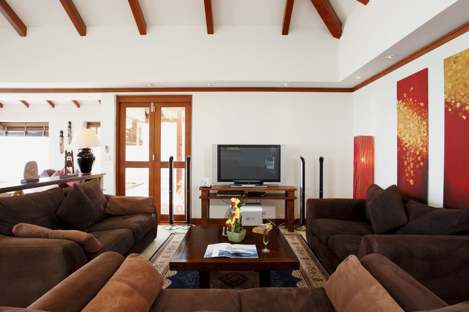 Property image - full photo 2