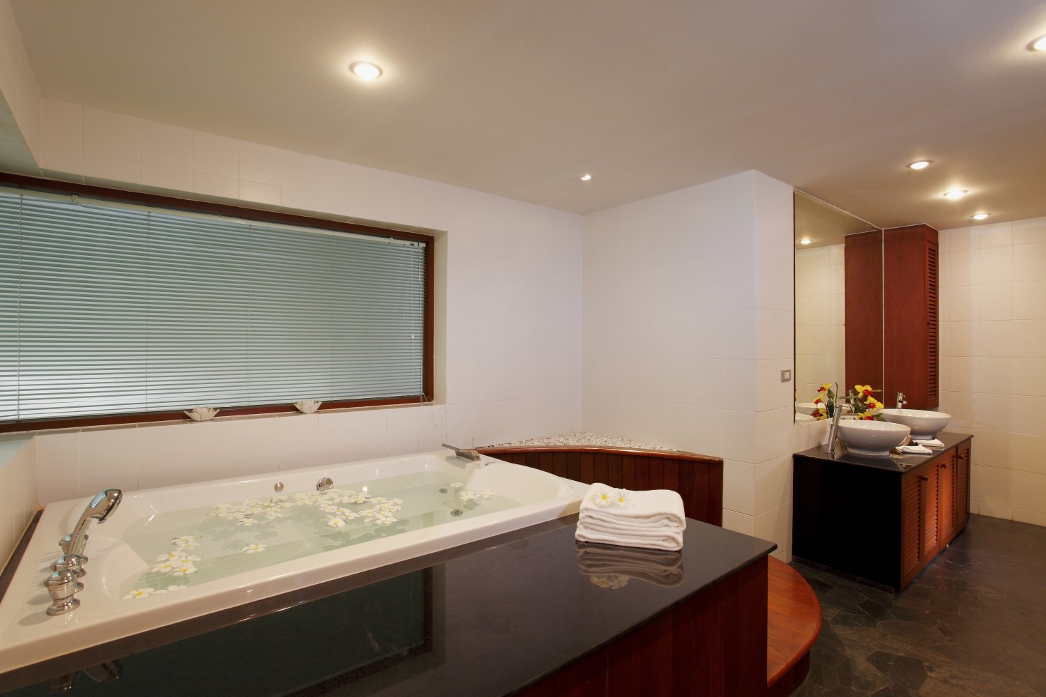 Property image - full photo 25