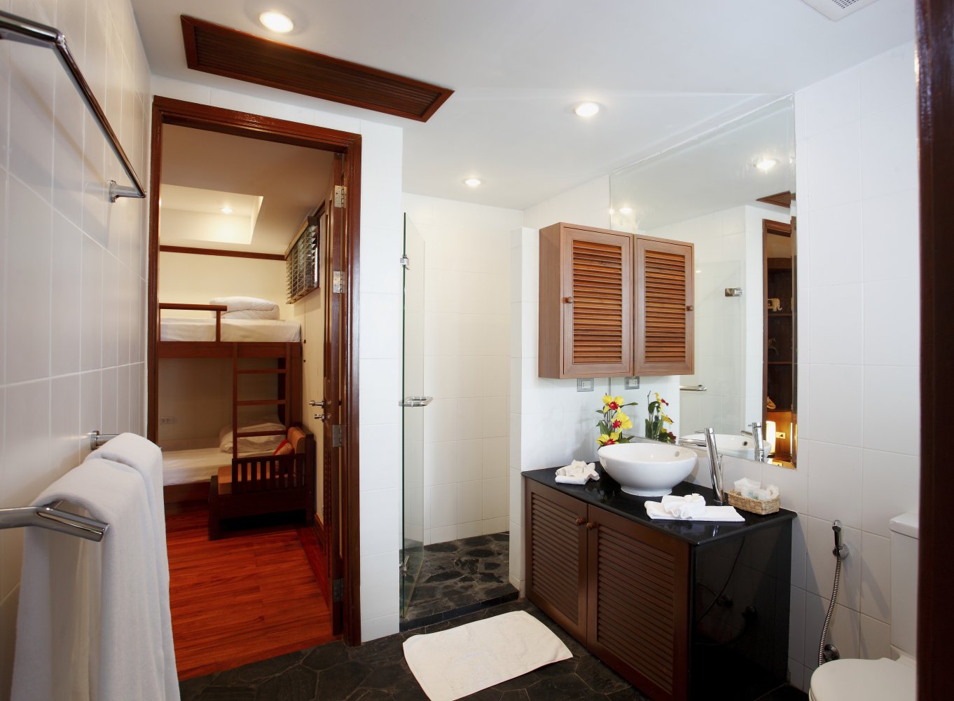 Property image - full photo 36