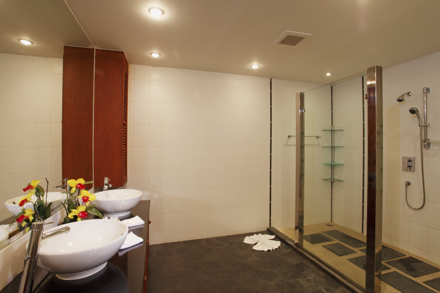 Property image - full photo 28