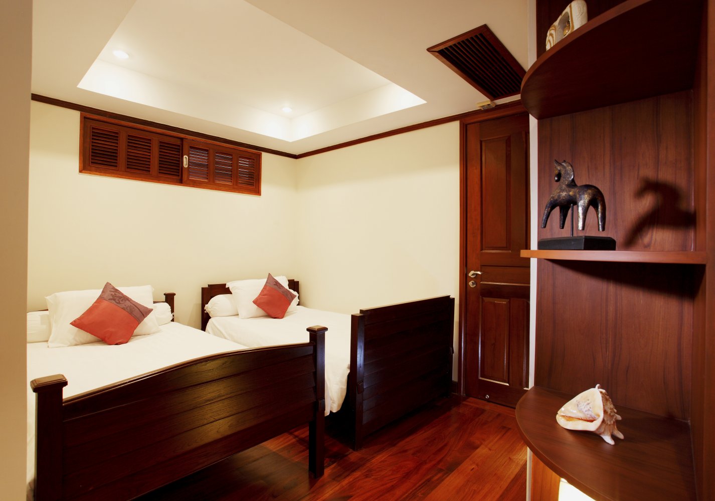 Property image - full photo 41