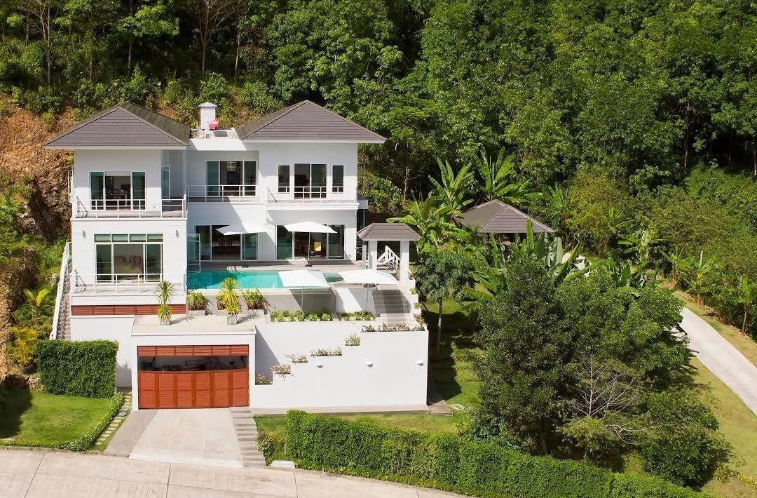 Property image - full photo 2