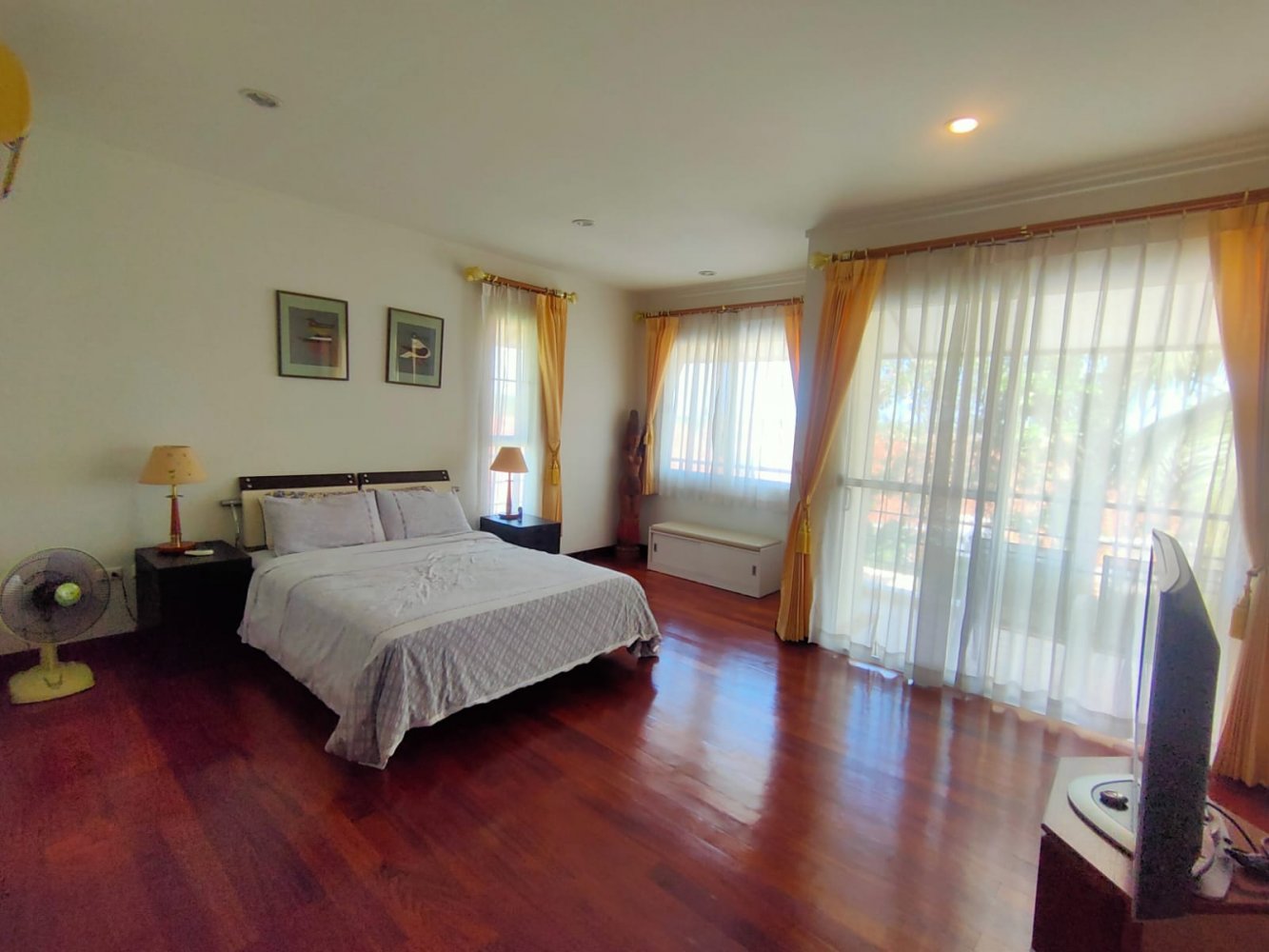 Property image - full photo 17