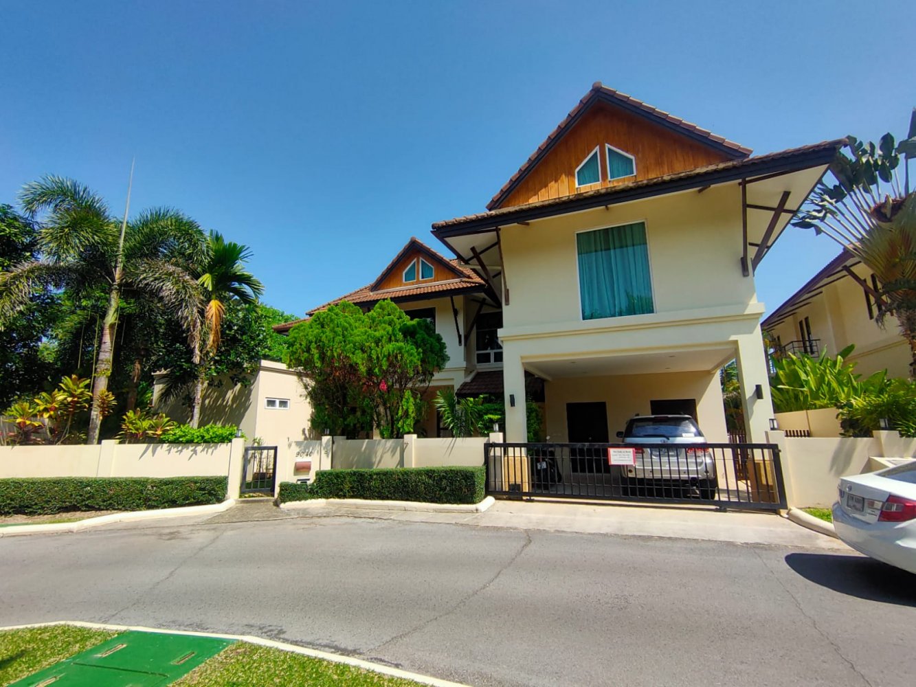 Property image - full photo 4