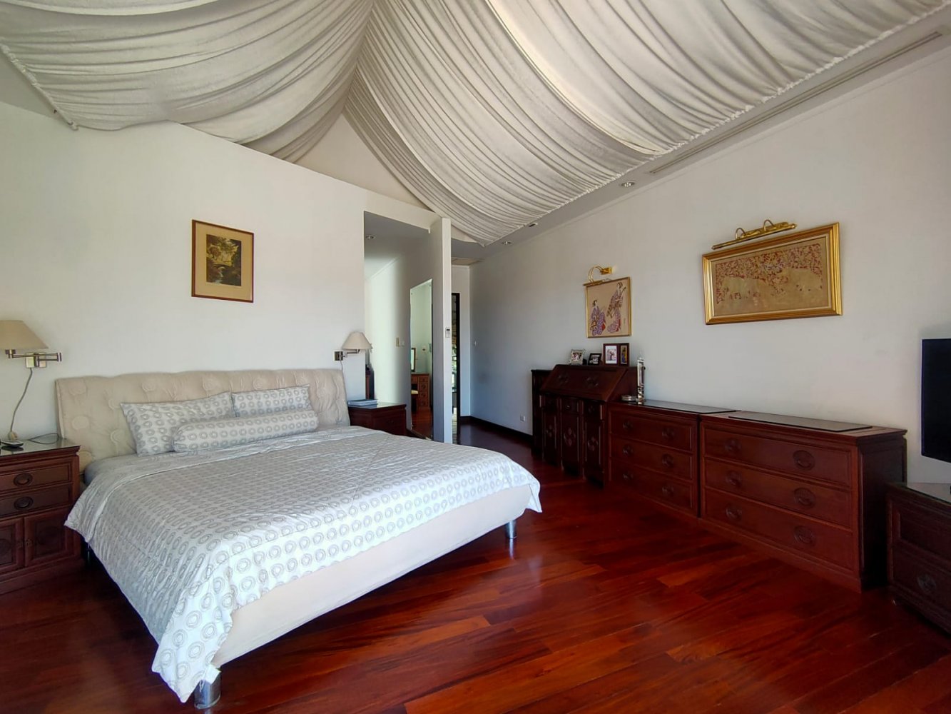 Property image - full photo 8