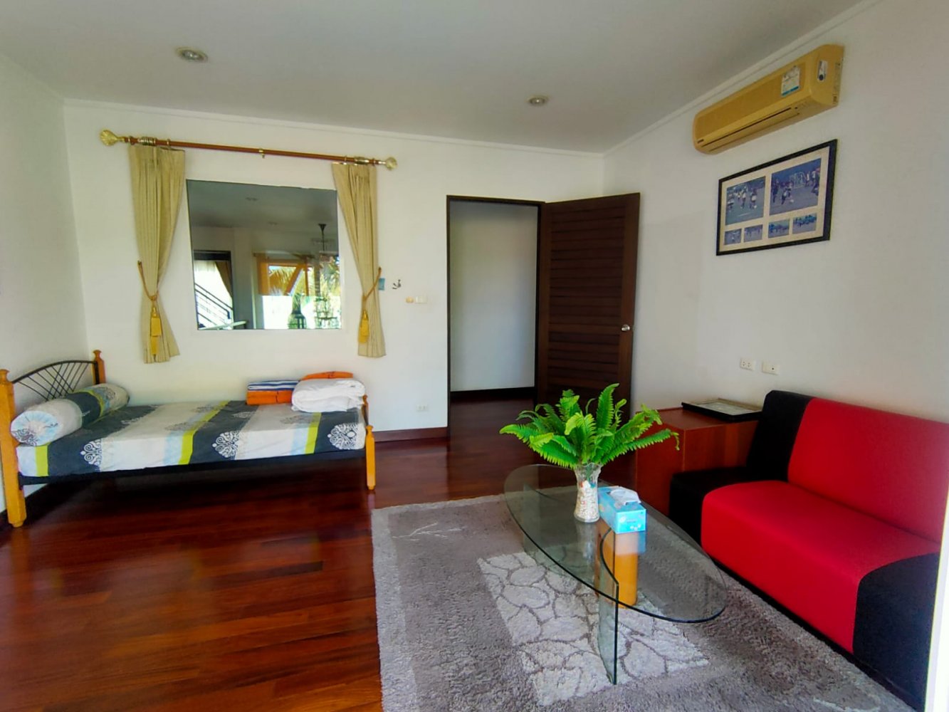 Property image - full photo 12