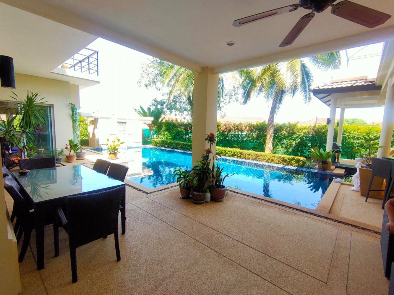 Property image - full photo 2