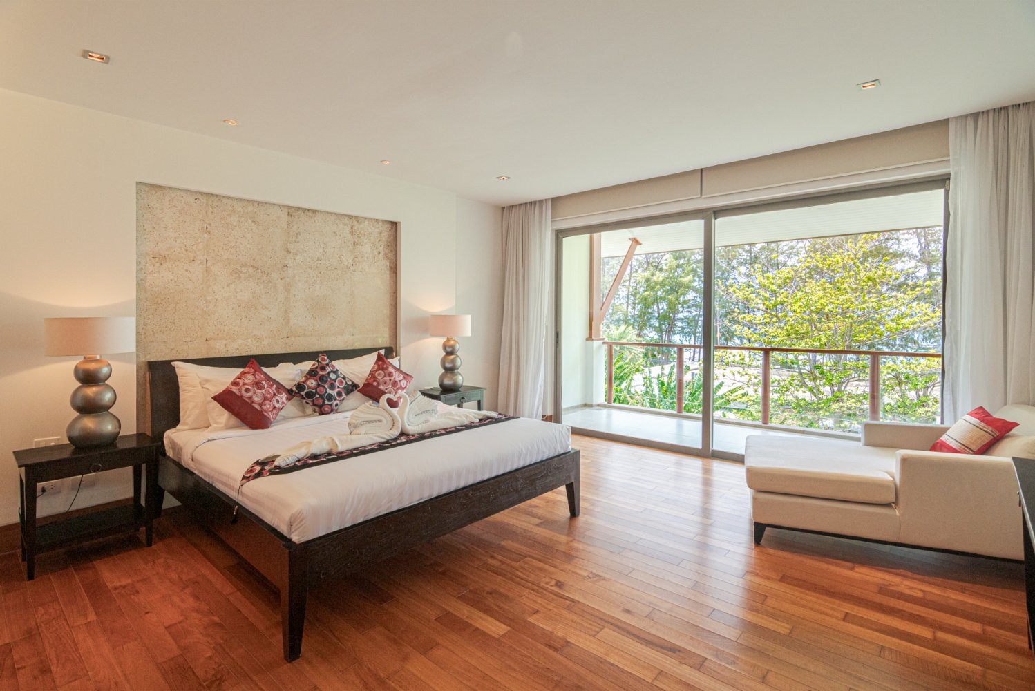 Property image - full photo 16