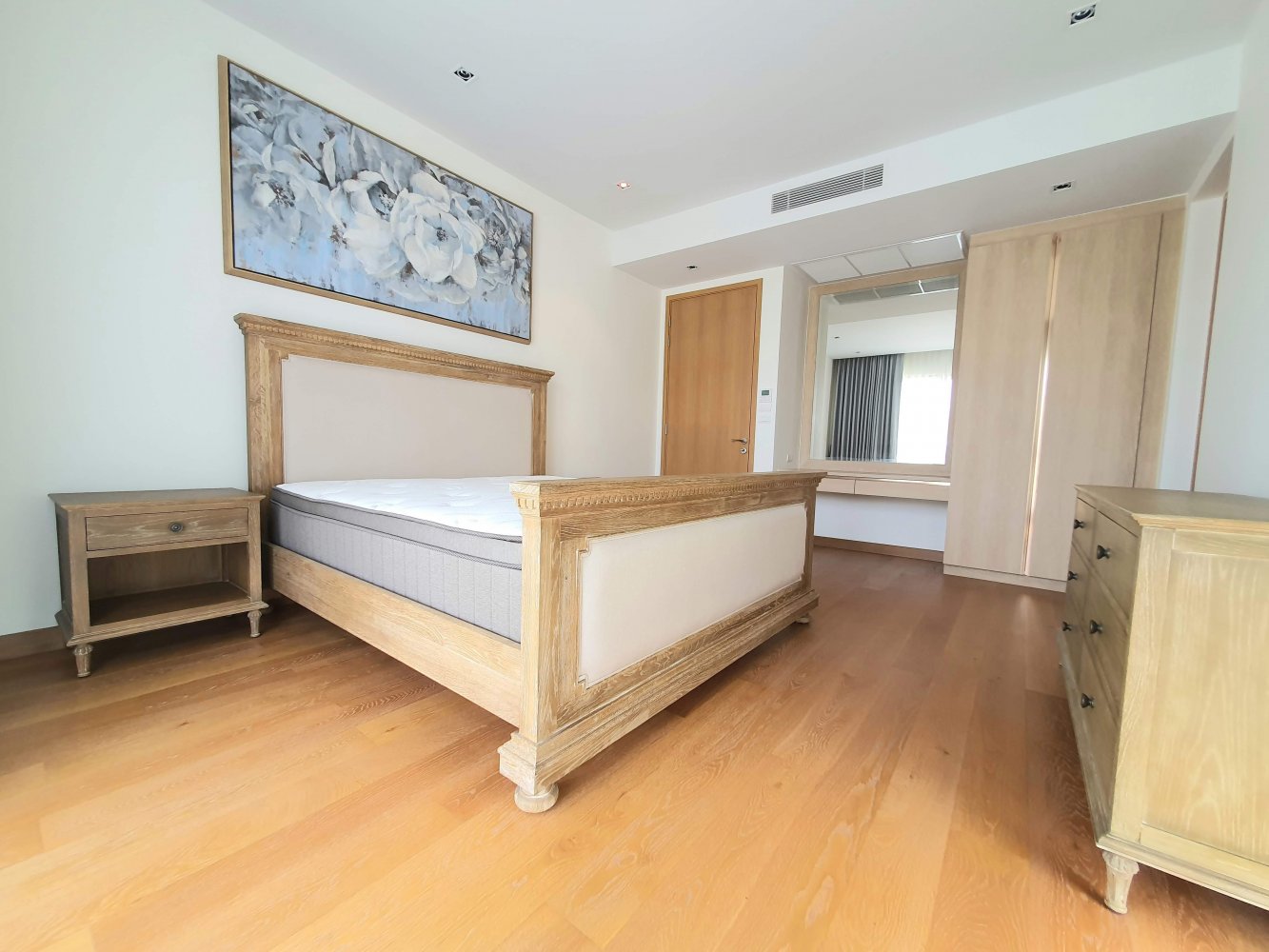 Property image - full photo 16