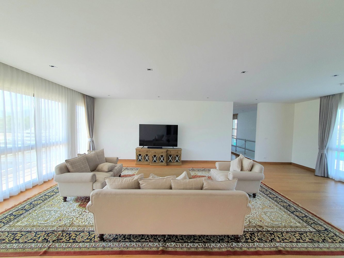 Property image - full photo 11