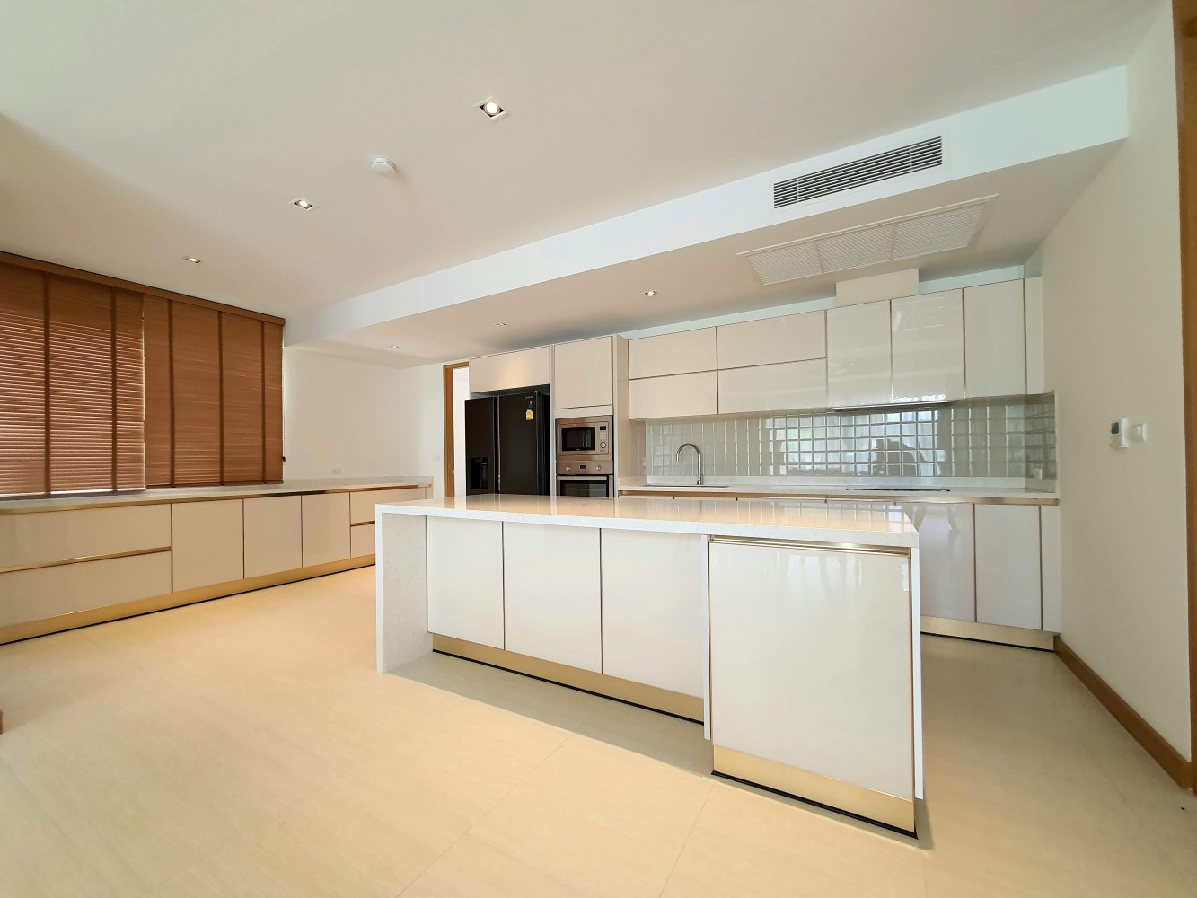 Property image - full photo 6