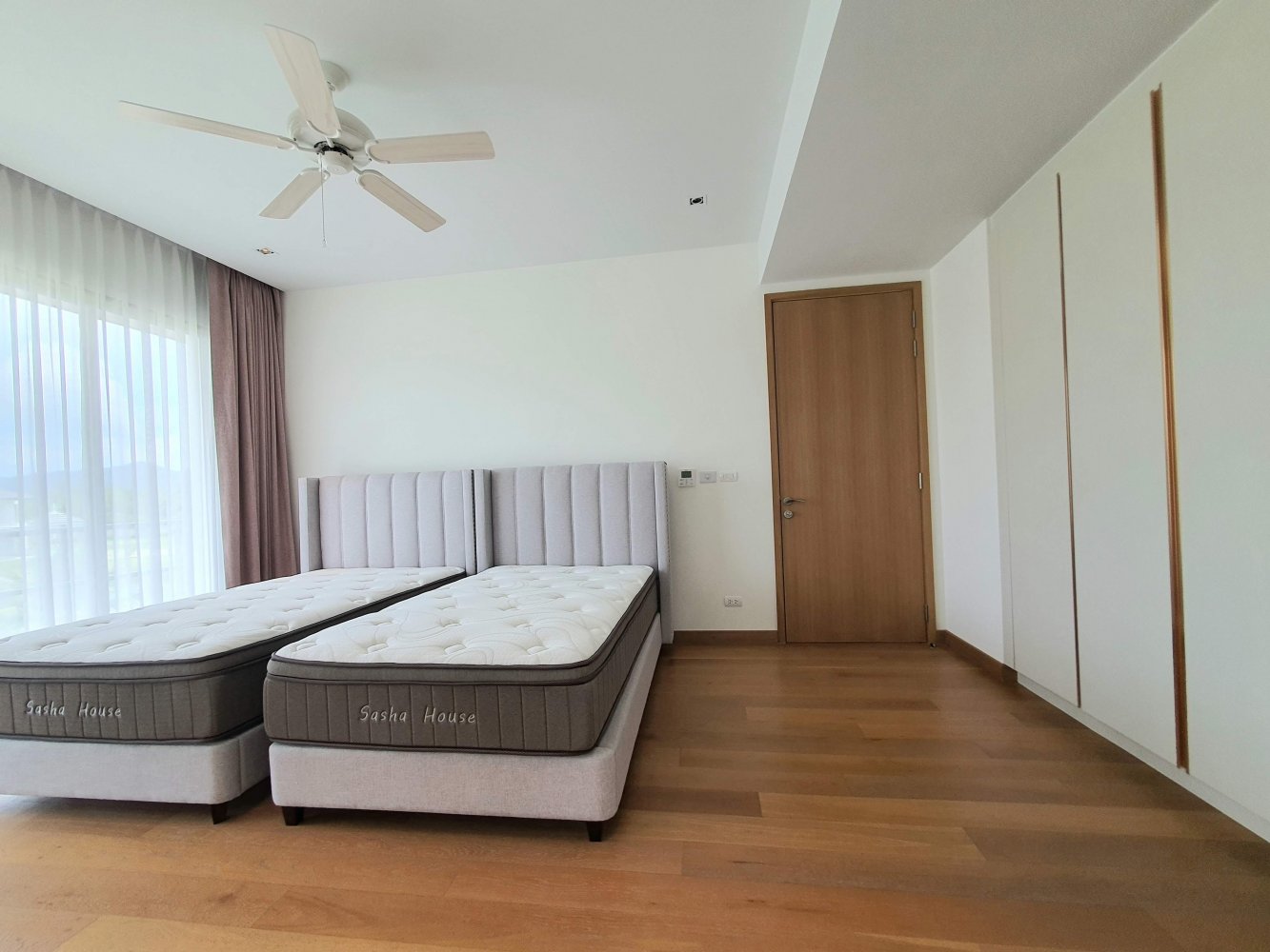 Property image - full photo 18