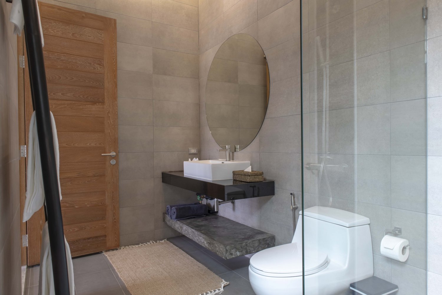 Property image - full photo 15