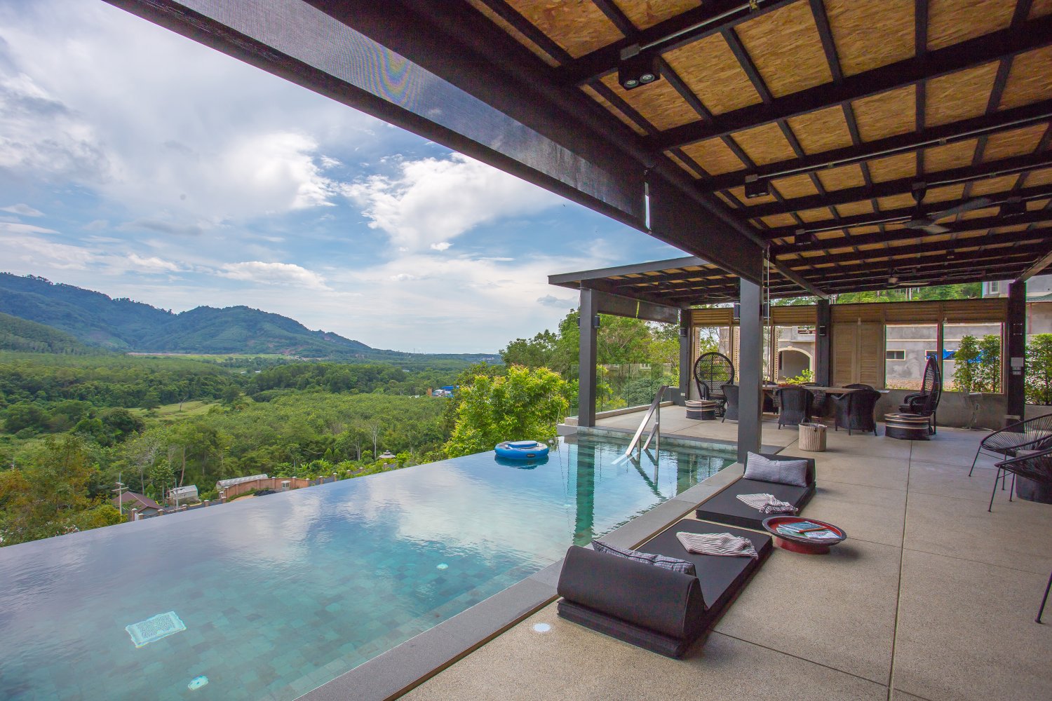 Property image - full photo 1