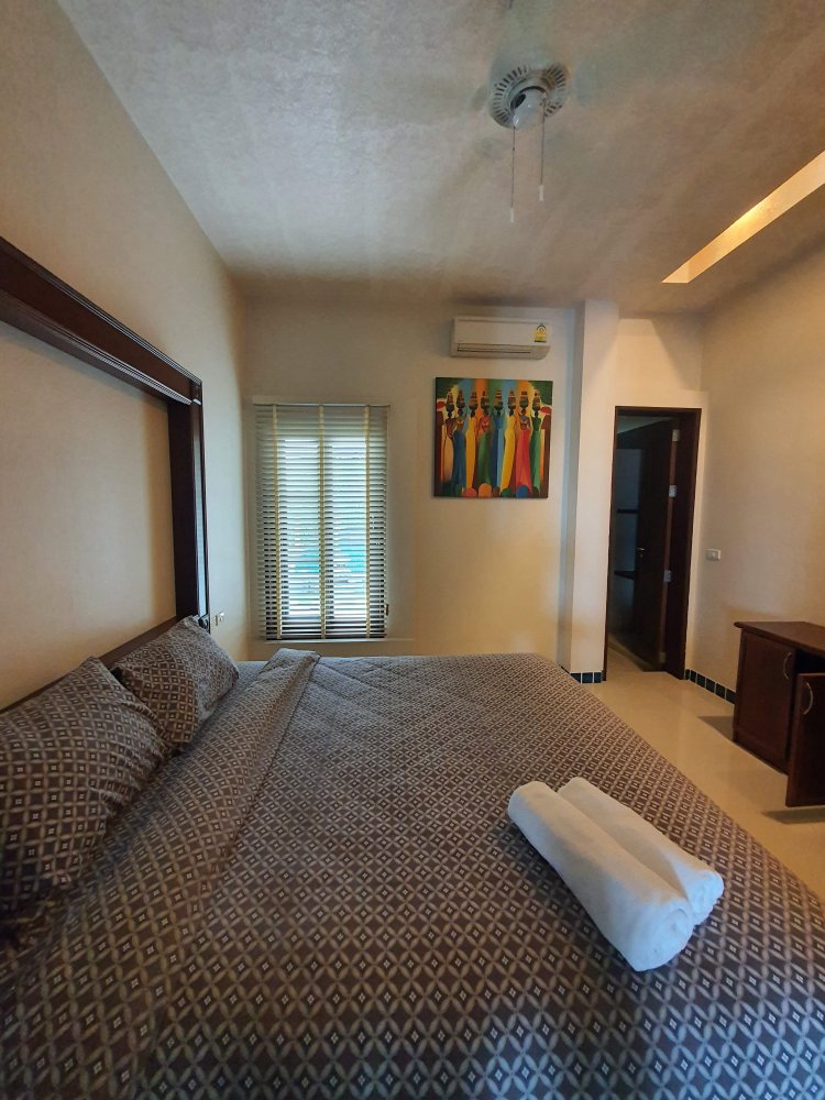 Property image - full photo 10