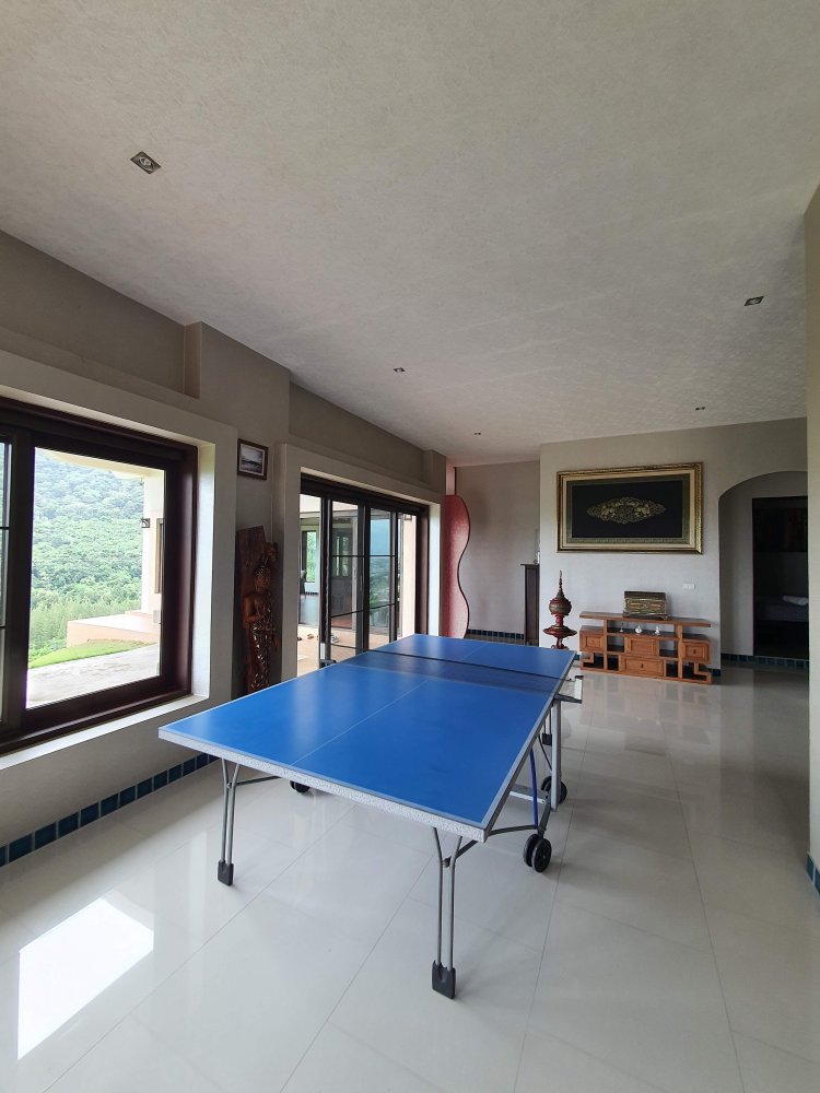 Property image - full photo 11