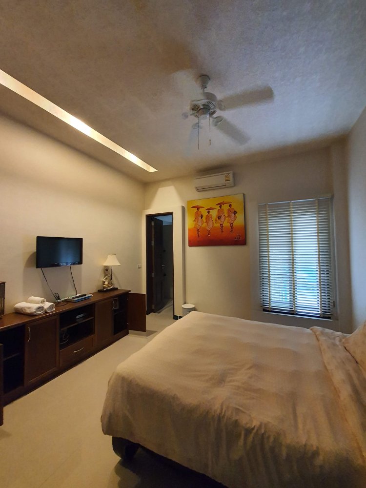 Property image - full photo 8