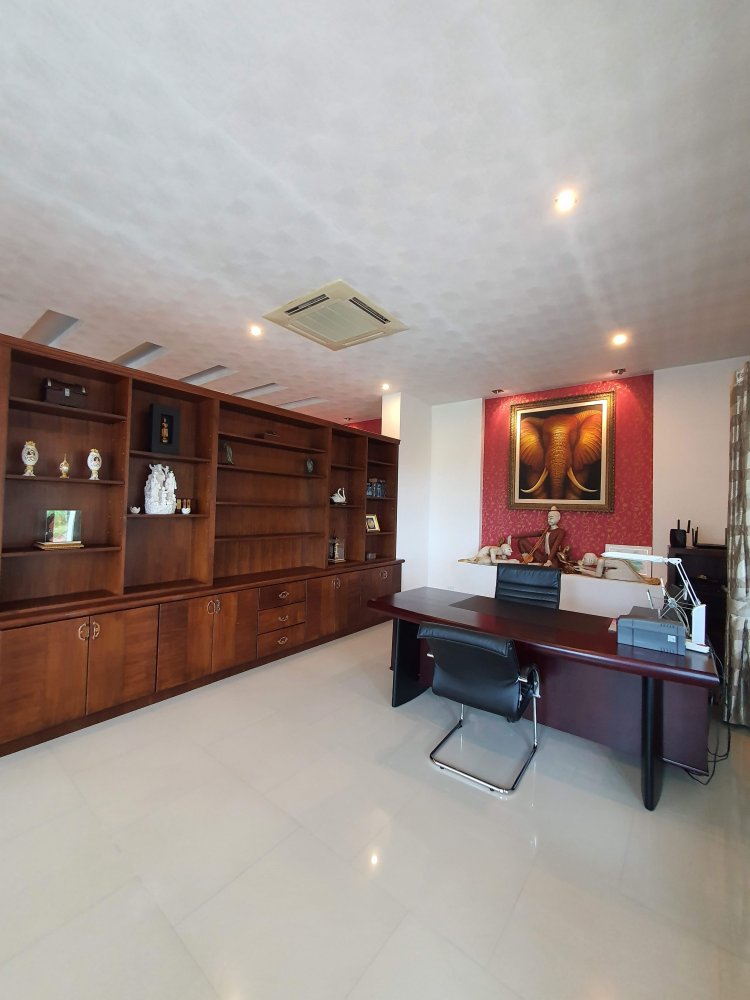 Property image - full photo 12