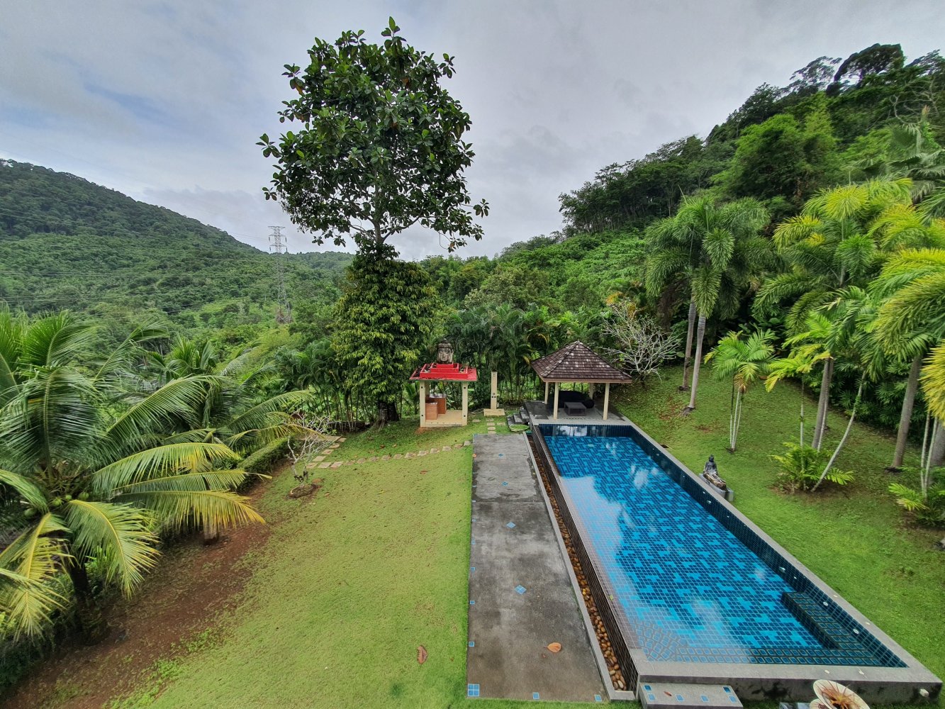 Property image - full photo 3