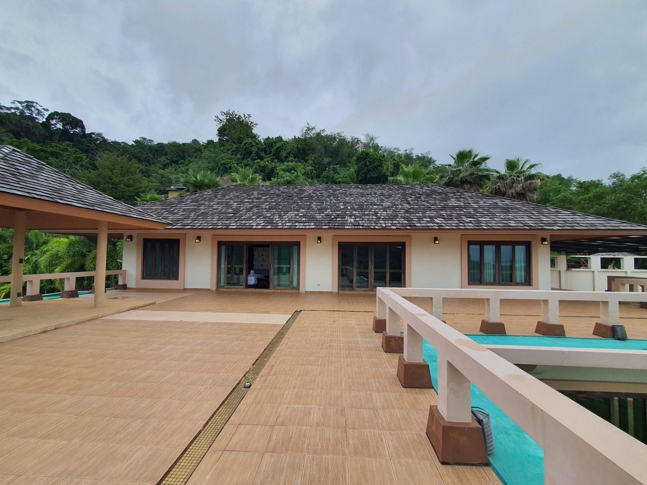 Property image - full photo 4
