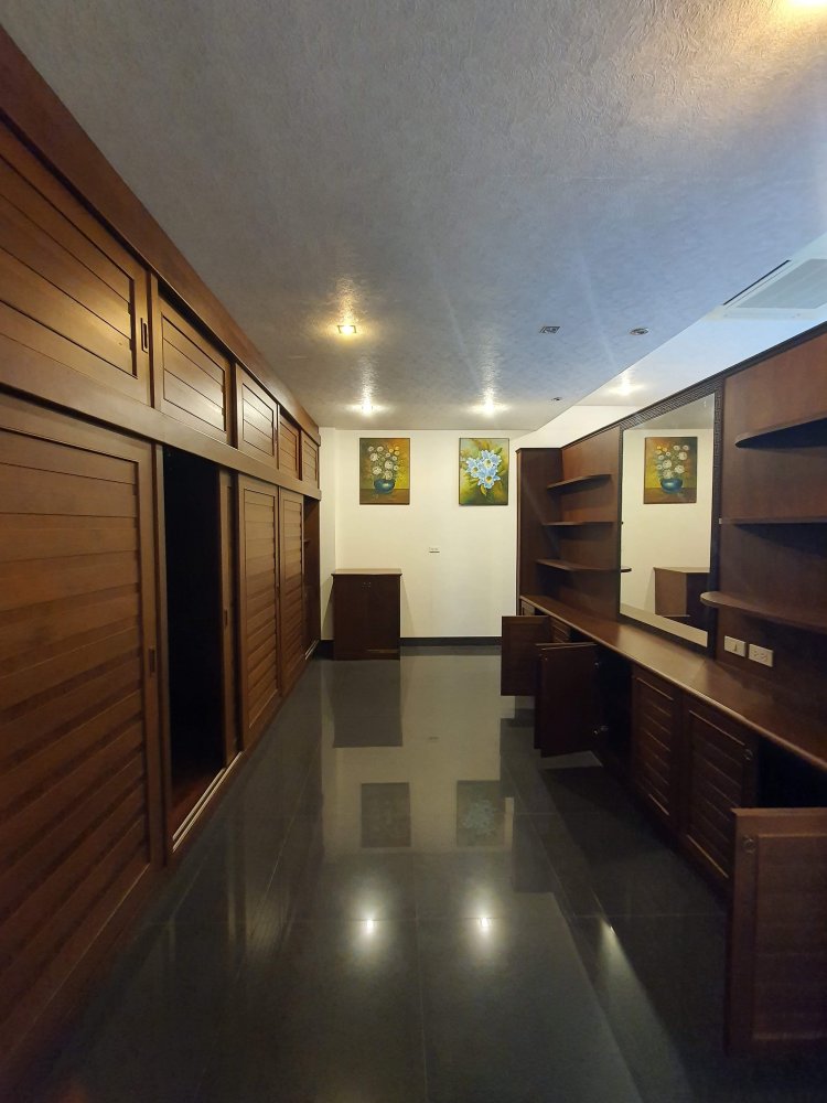 Property image - full photo 7
