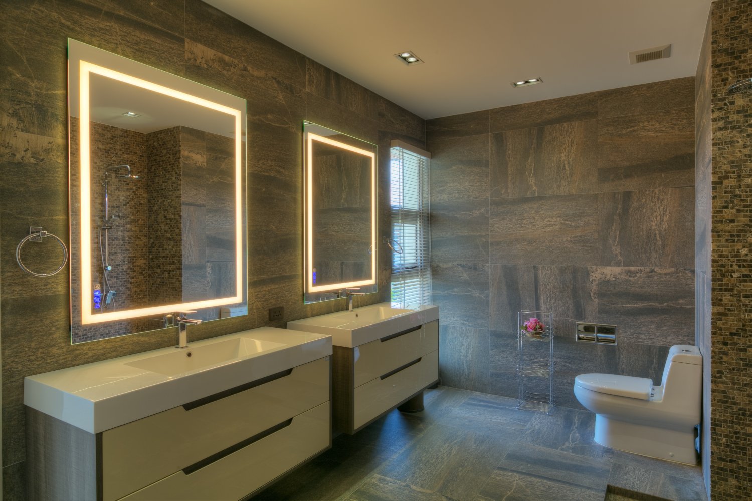 Property image - full photo 59