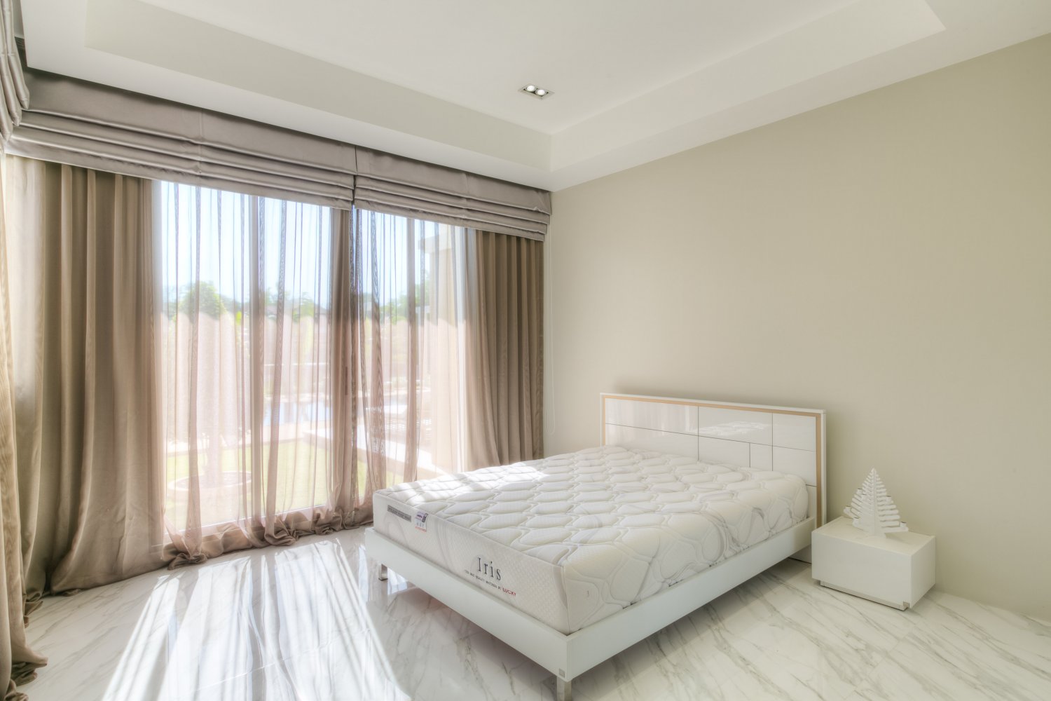 Property image - full photo 36