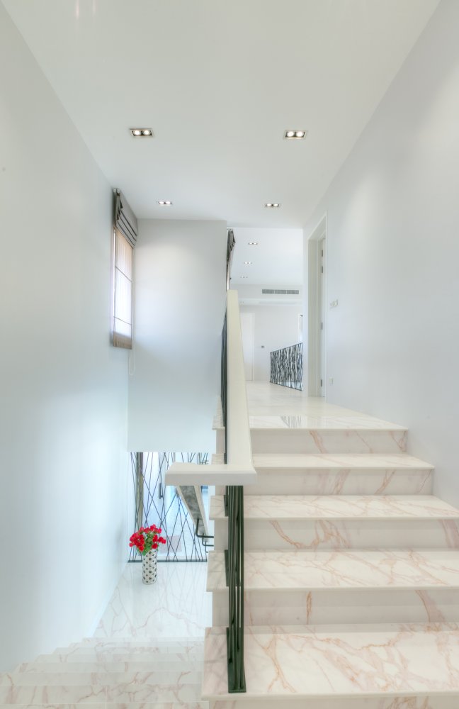 Property image - full photo 11