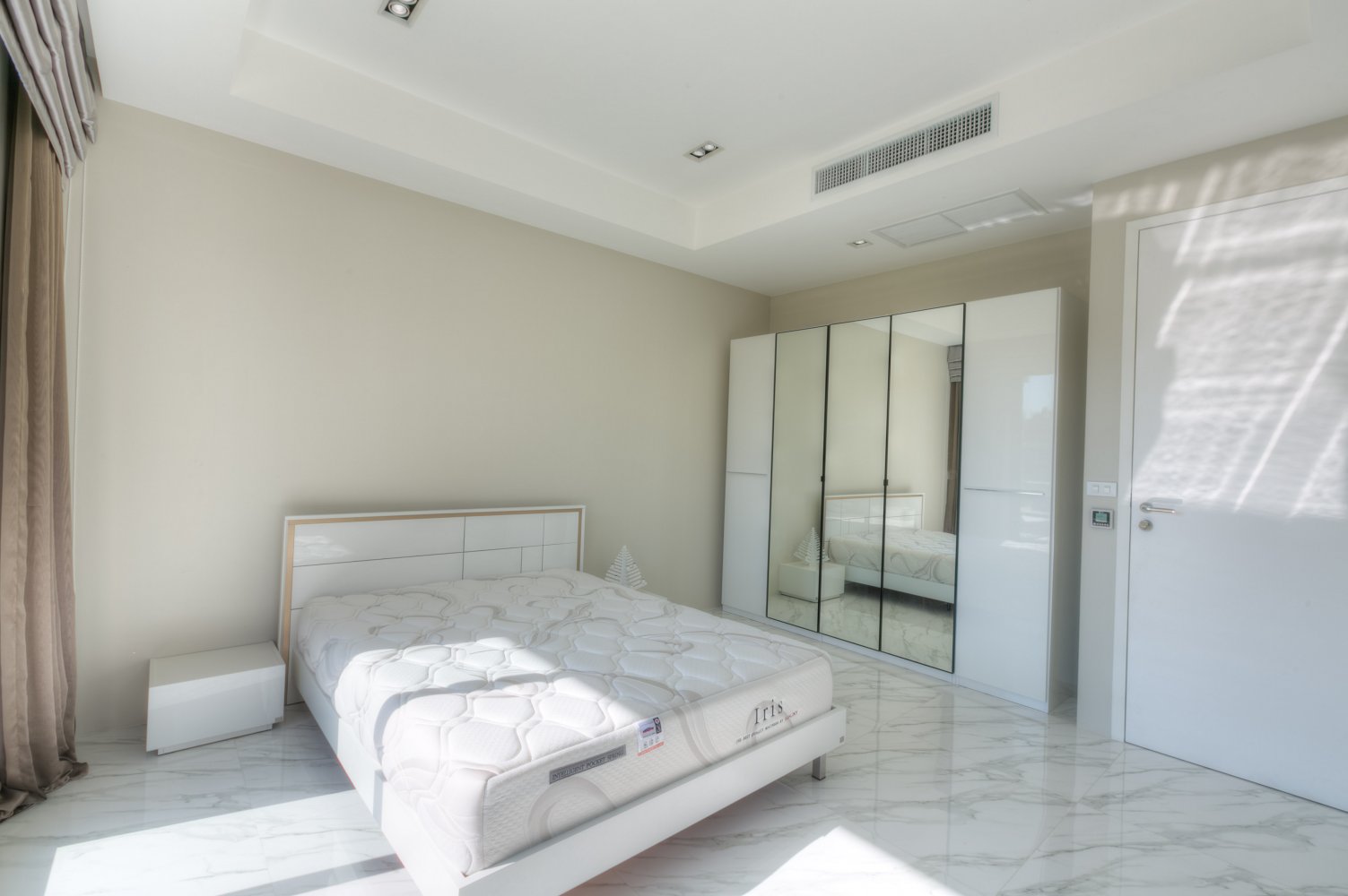 Property image - full photo 37