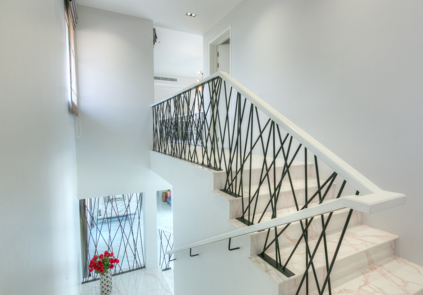 Property image - full photo 16