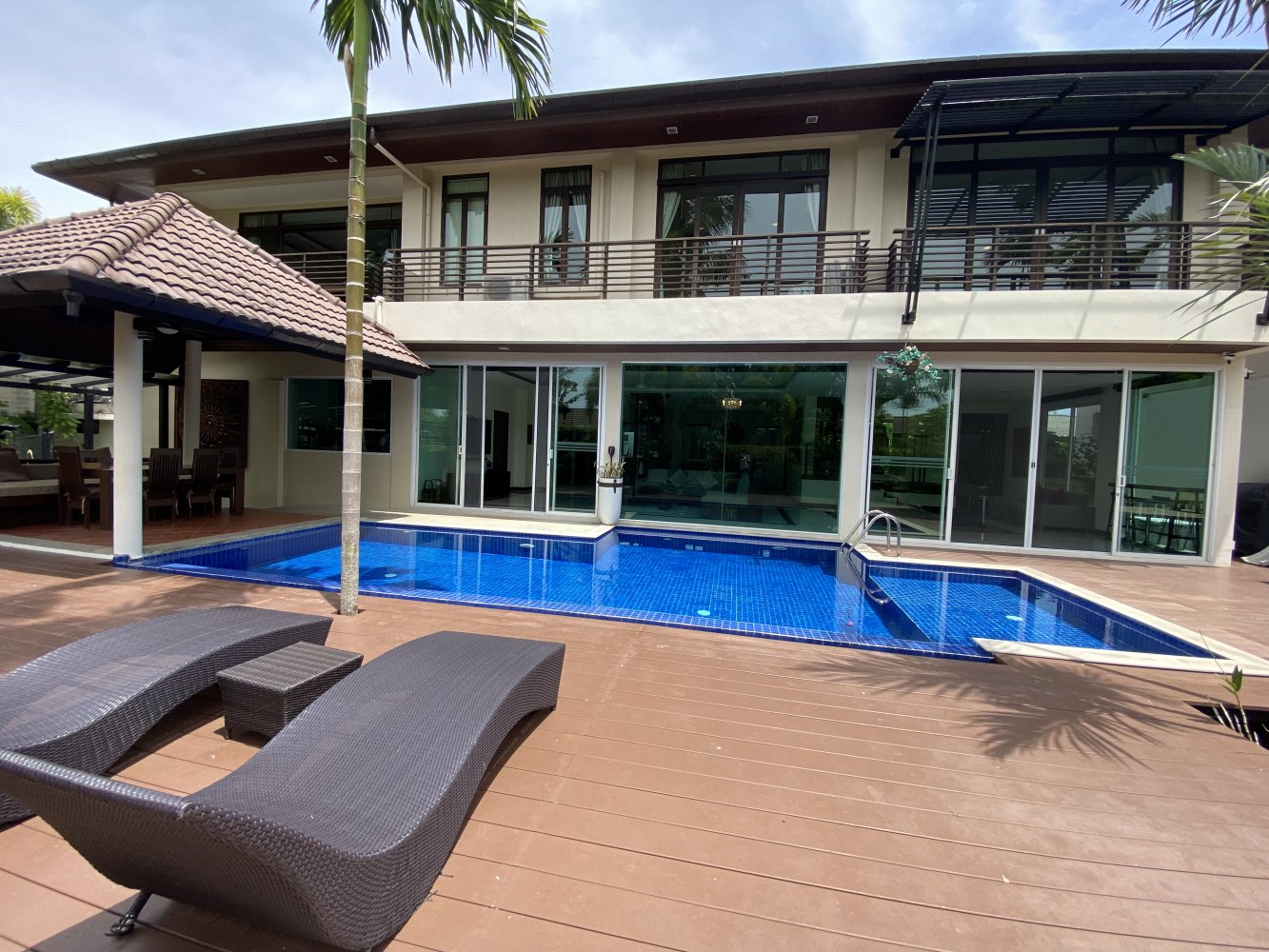 Property image - full photo 1