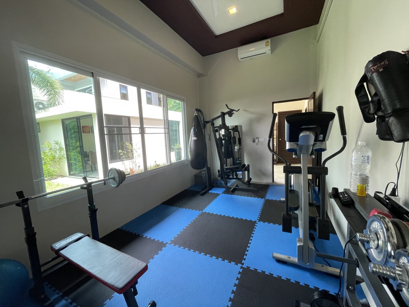 Property image - full photo 18