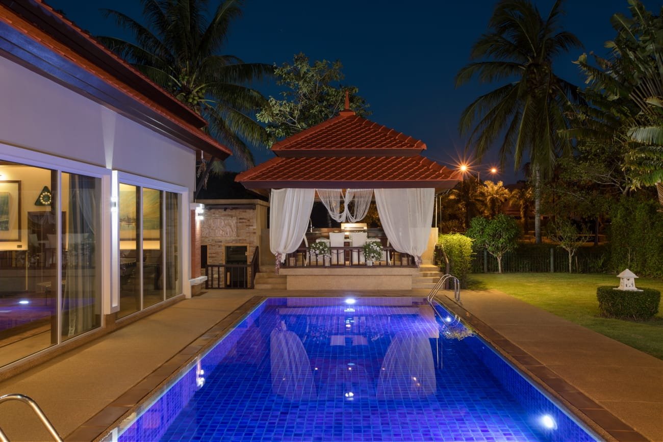 Property image - full photo 2