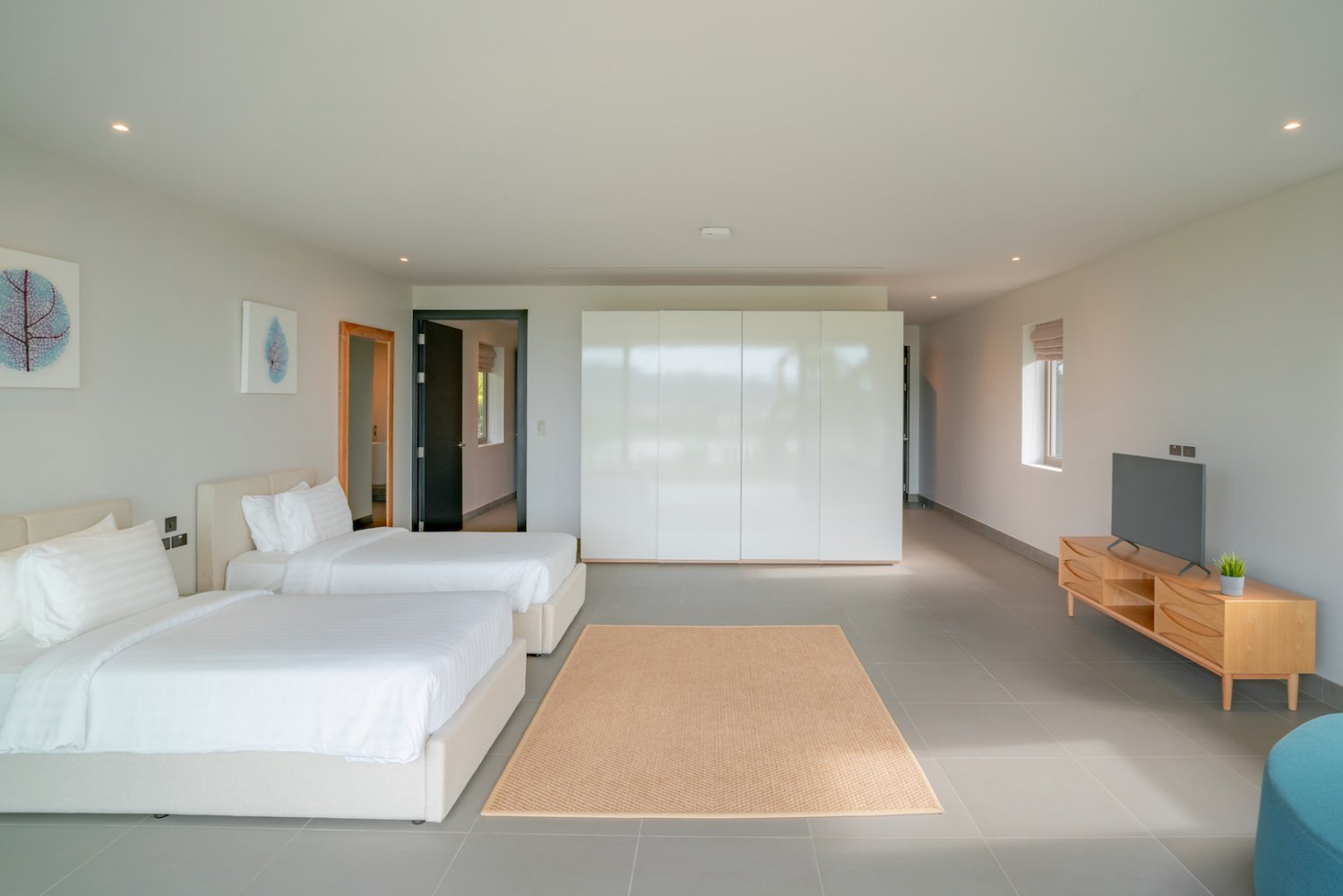 Property image - full photo 6