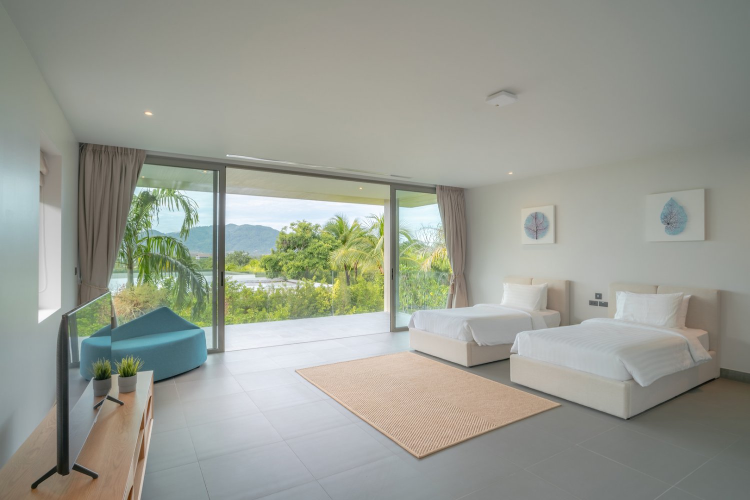 Property image - full photo 4