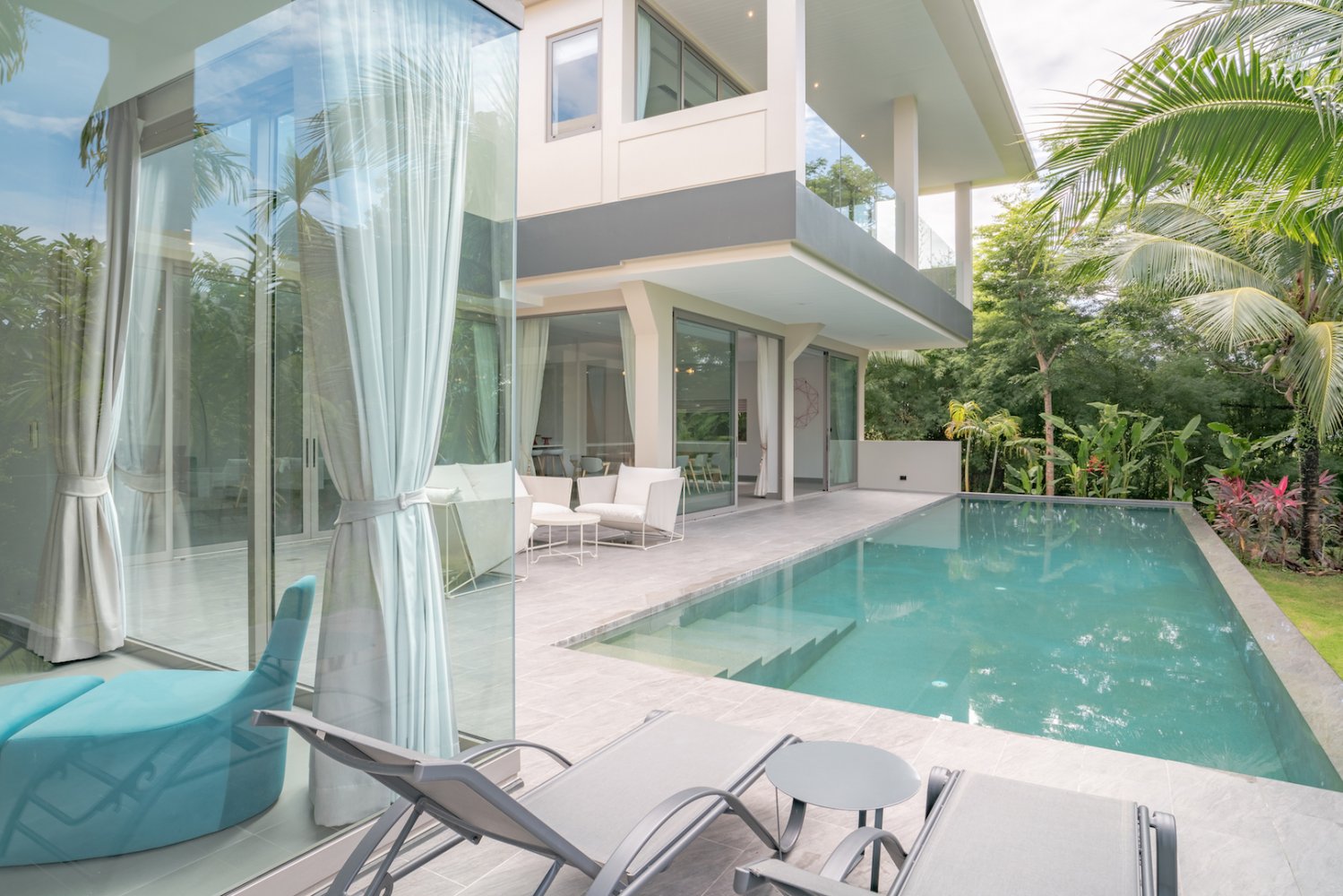 Property image - full photo 2