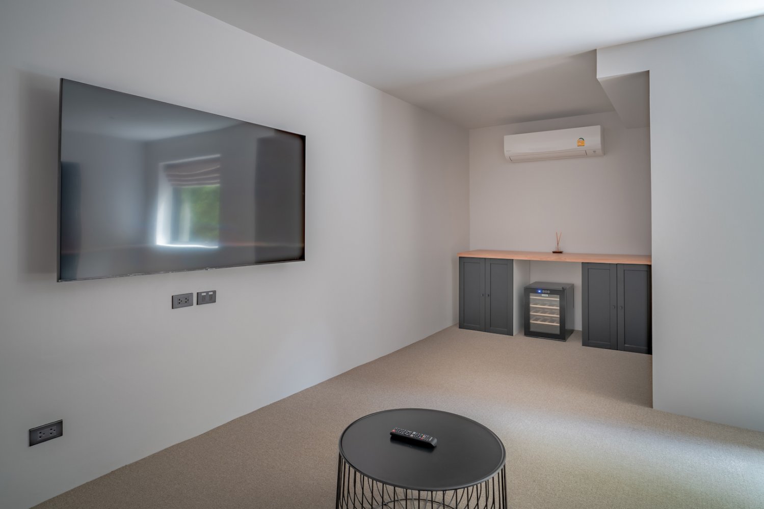 Property image - full photo 32