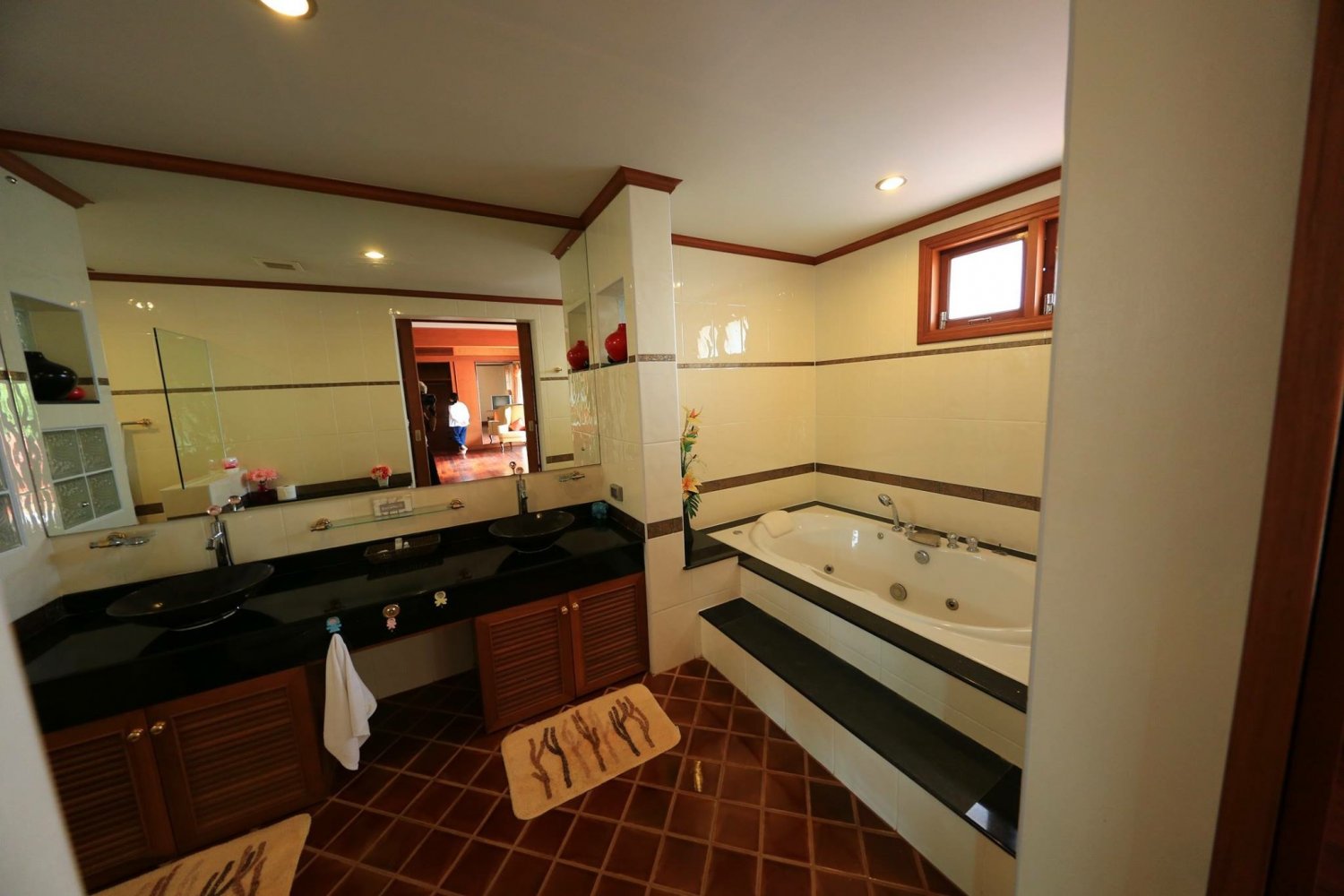 Property image - full photo 11