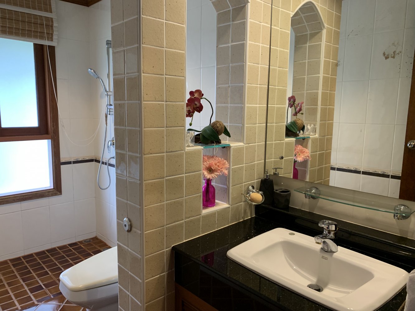 Property image - full photo 16