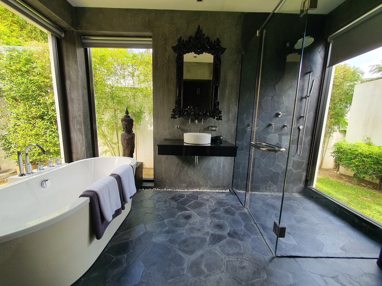 Property image - full photo 18