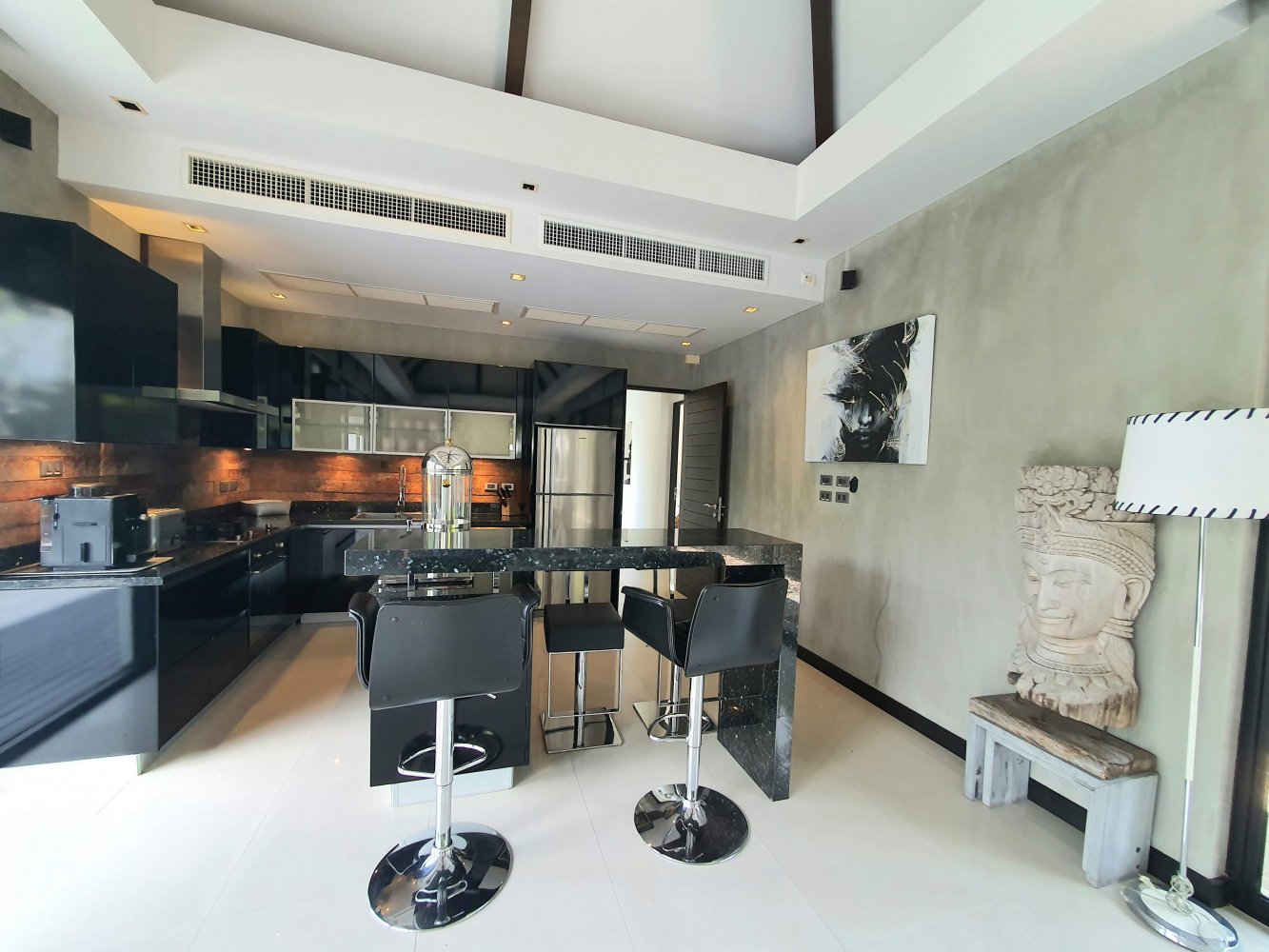 Property image - full photo 10