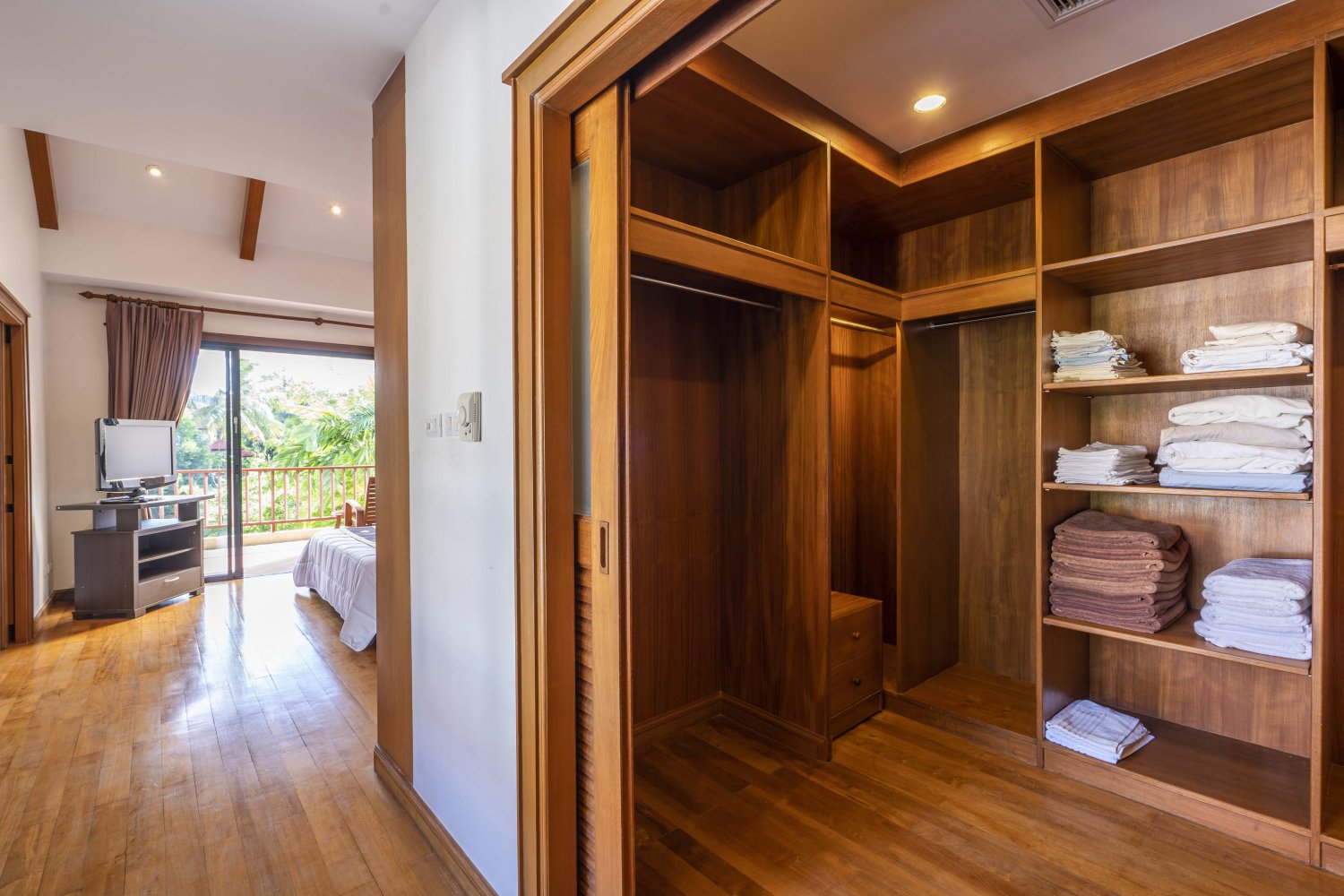 Property image - full photo 22