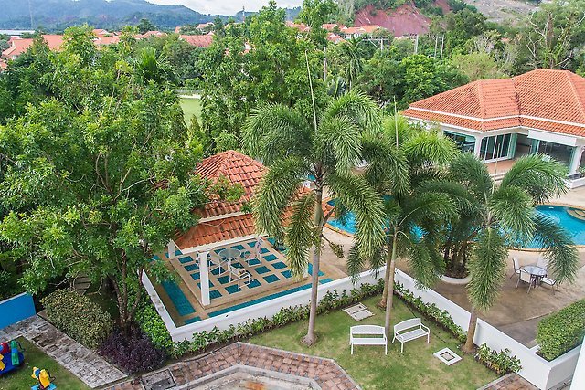 Property image - full photo 15