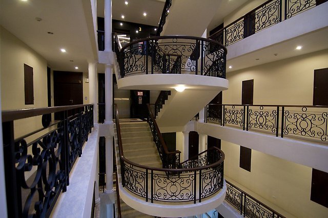 Property image - full photo 3