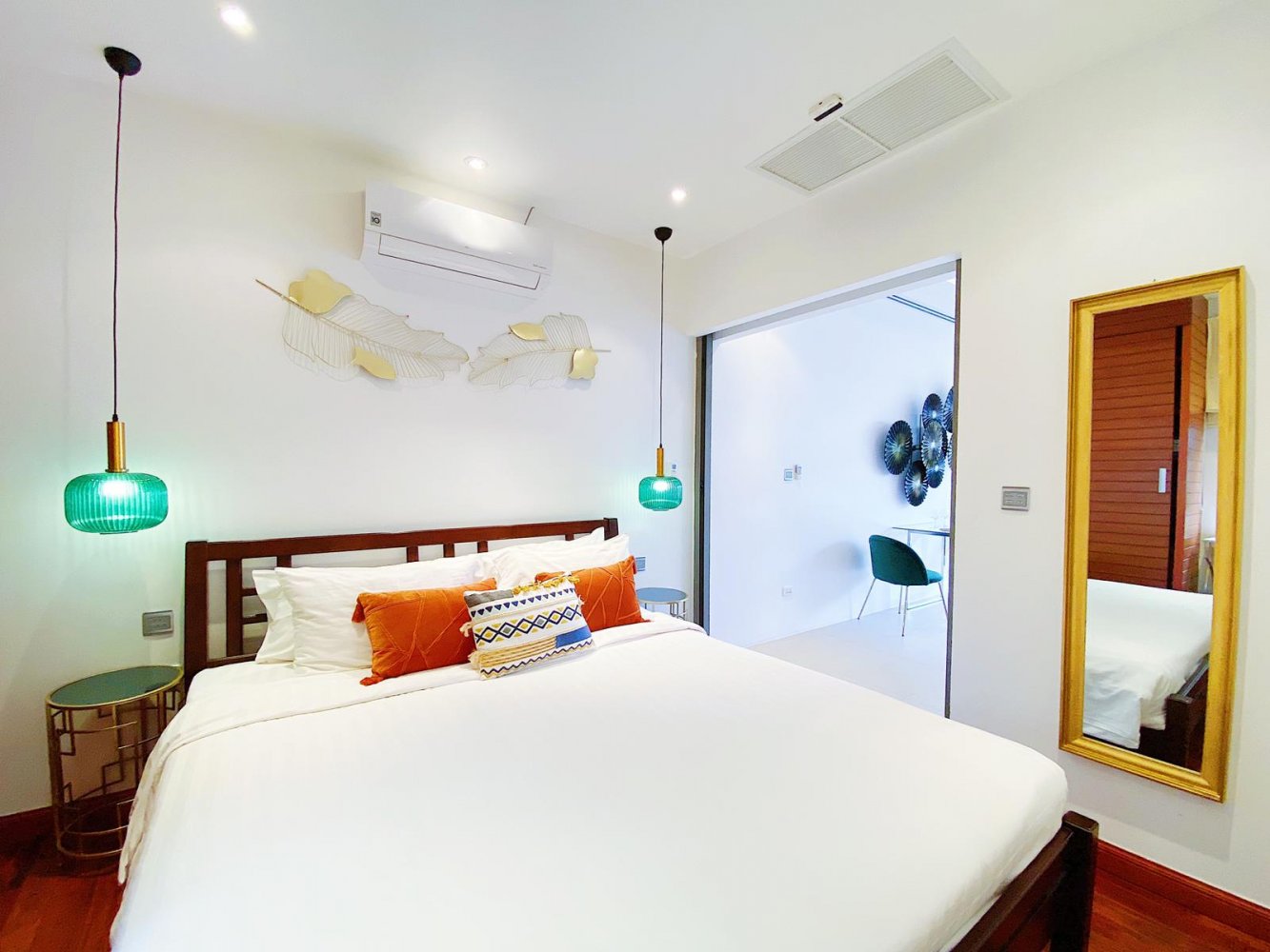 Property image - full photo 10