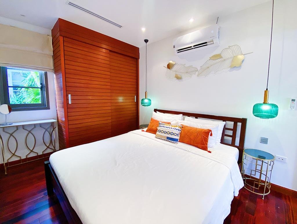 Property image - full photo 11