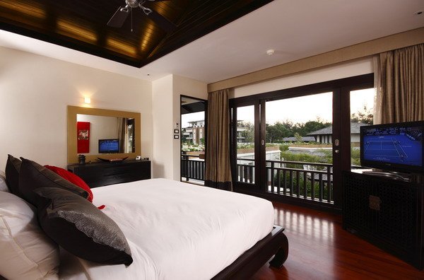 Property image - full photo 15