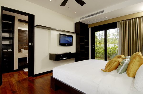 Property image - full photo 13