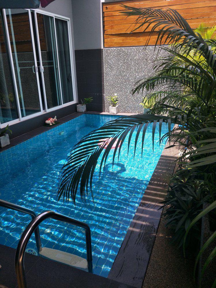 Property image - full photo 2